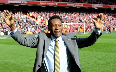 Recordando el legado del ícono del fútbol Pelé como músico